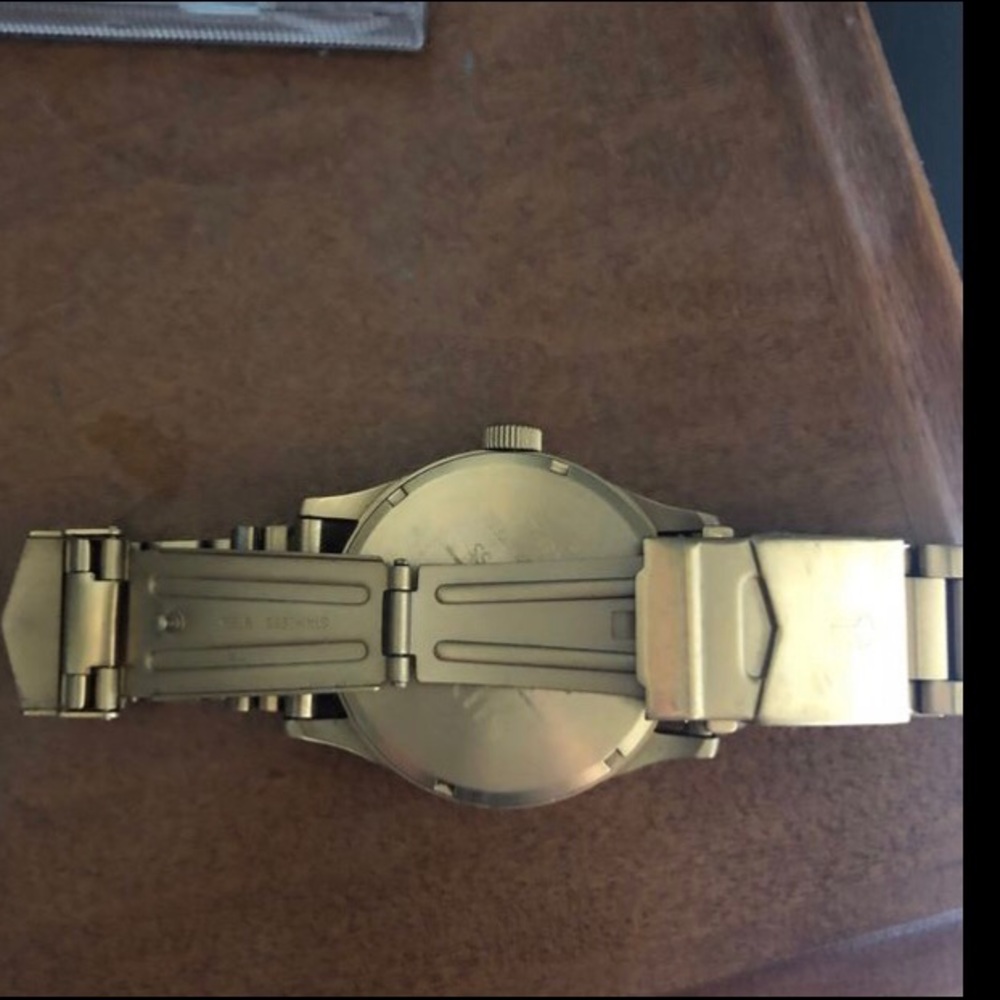 Gold Nixon watch - Picture 3 of 3
